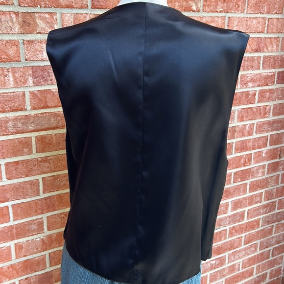 Veleno Sportswear Black/Goldtone Charmed Women’s Vest - Picture 2 of 8